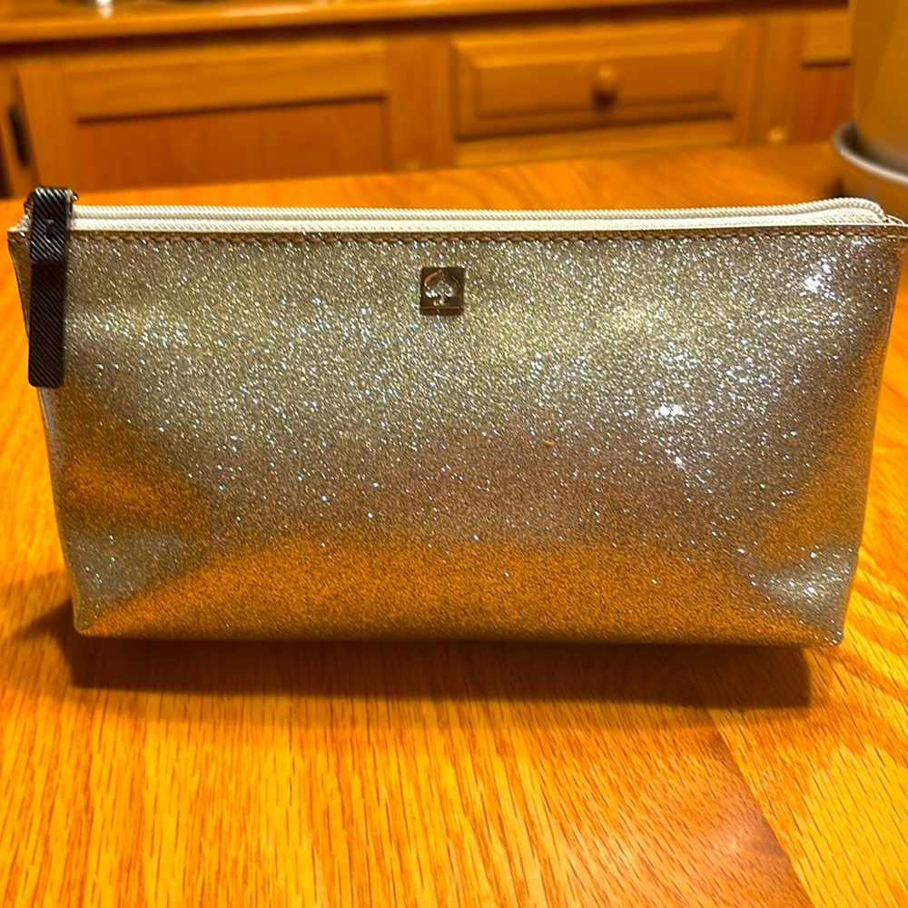 NWOT KATE SPADE silver glitter Mavis Street, little Shiloh pouch